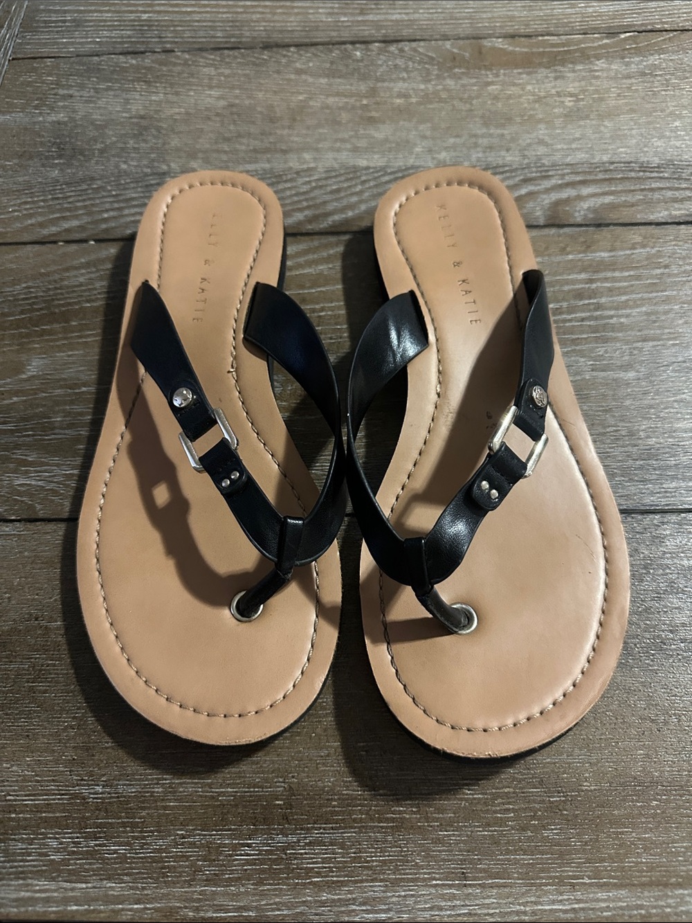Kelly & Katie Black Leather Thong Sandals with Silver Accents size 8